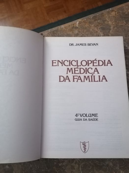 Enciclopédia médica 4 livros