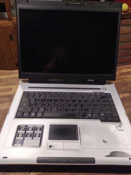 Laptop Asus Z 92R uszkodzony