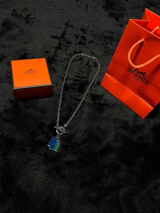 Colar de metal Helios Cheval da Hermès 60cm