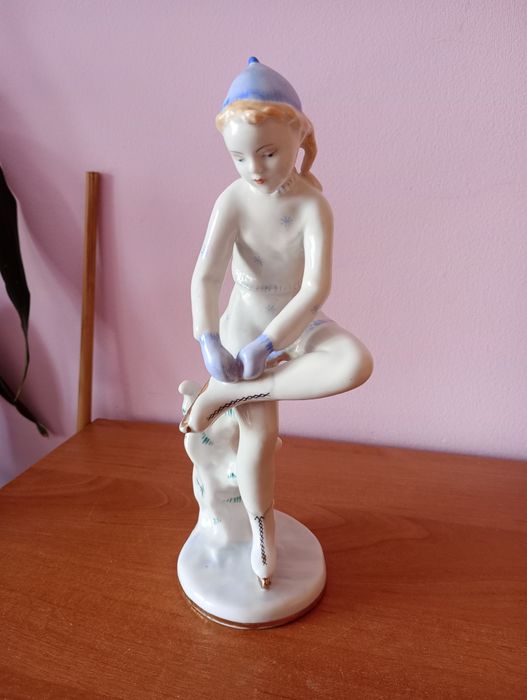 Статуэтка На катке