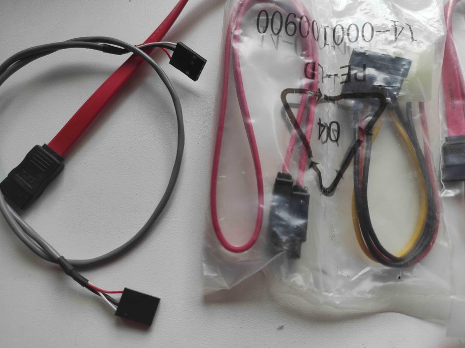 Шлейфы и слоты для ПК (цена за все, что на всех фото)