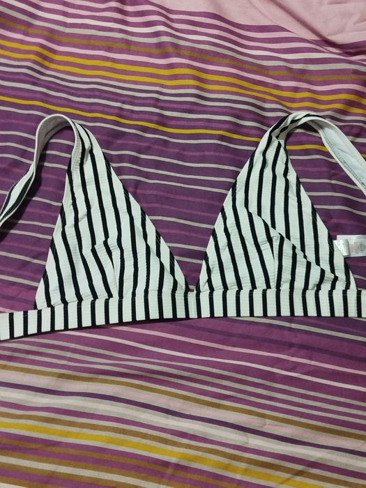 Nowy stanik biały w czarne paski góra kostiumu do opalania Primark 44