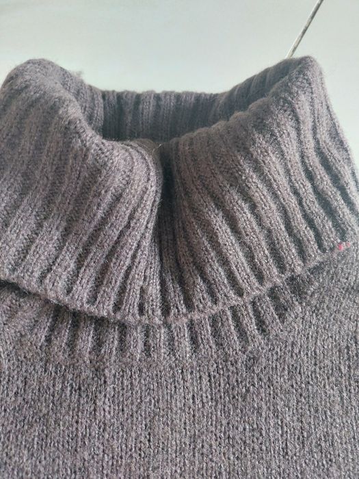 Sweterz golfem na krótki rękaw reserved