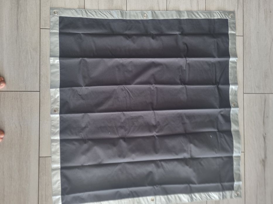 Roleta dachowa lub auto  - Roleta zaciemniająca na okno 100 x 96cm