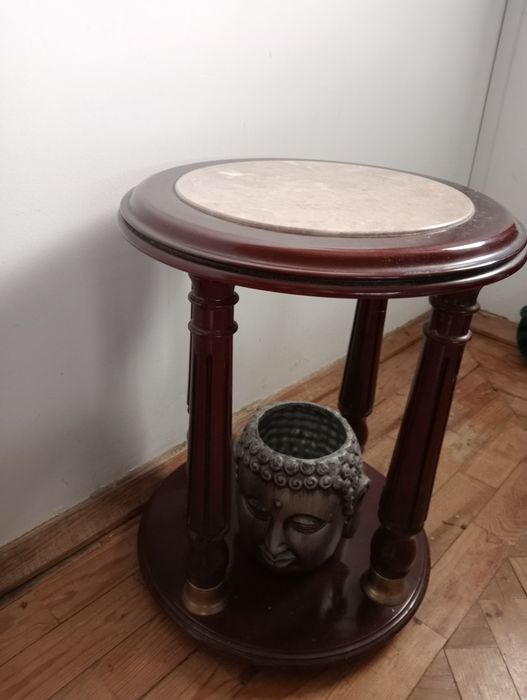 Mesa de apoio em Mogno