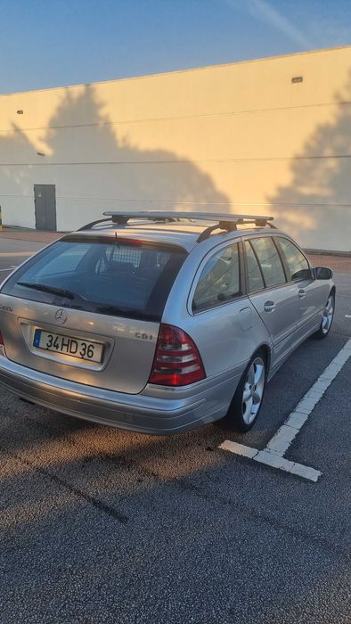 Mercedes C220 versao Avantgard 150cv ano 2095