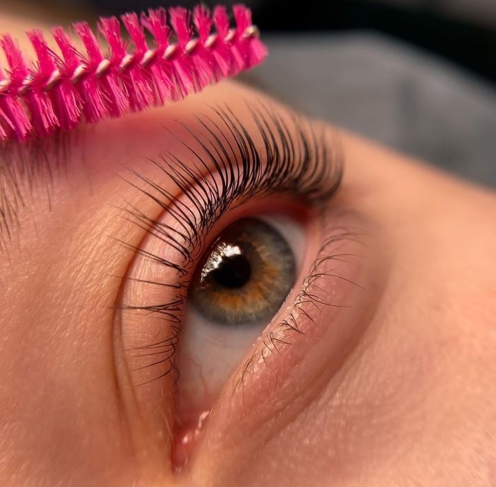 Ламінування вій та брів