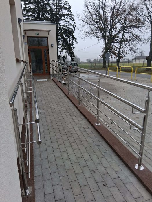 Balustradą ze stali kwasoodpornej