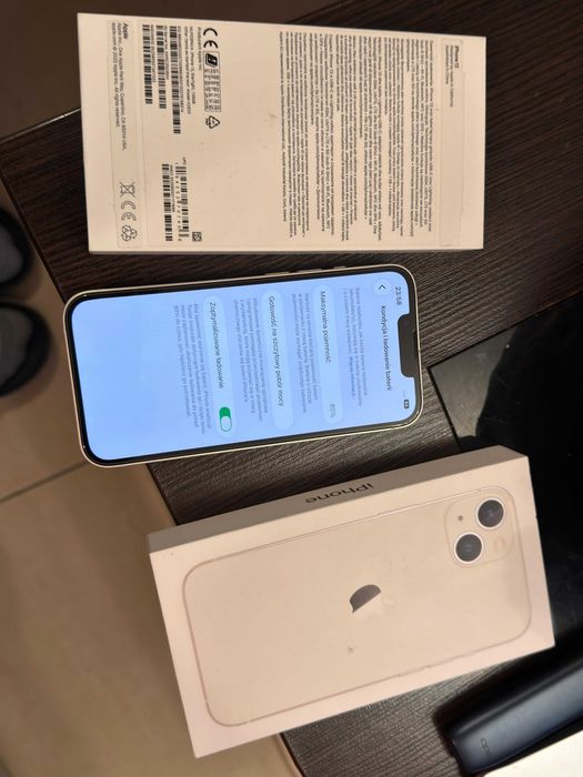Iphone 13 128GB Starlight (kolor biały) Stan baterii 85%