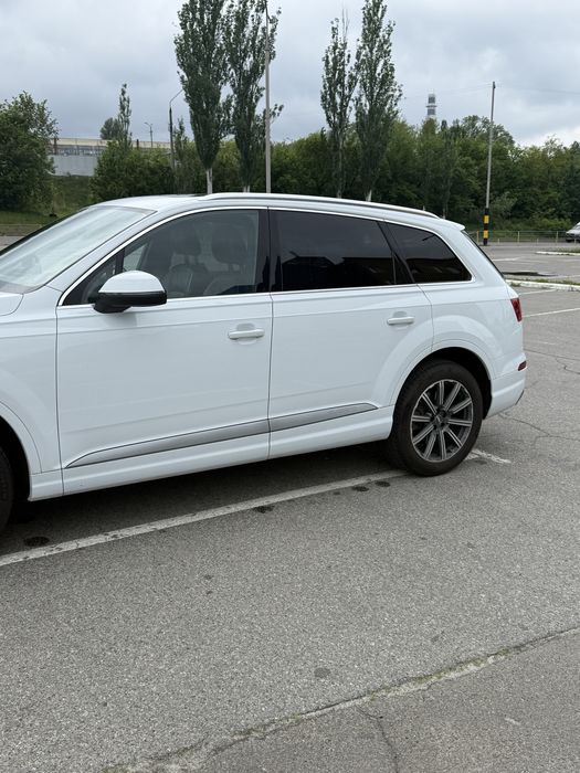 Audi Q7 premium plus