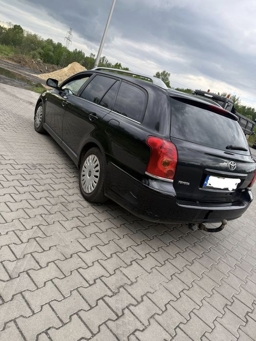 Sprzedam Toyote Avensis