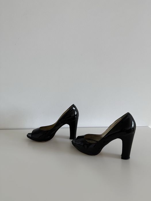 Simple Heels - buty lakierowane na obcasie
