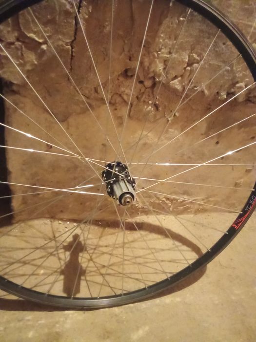 Шатуни Campagnolo 105 фрівіл манетка касета шолом шини барабан шипи.
