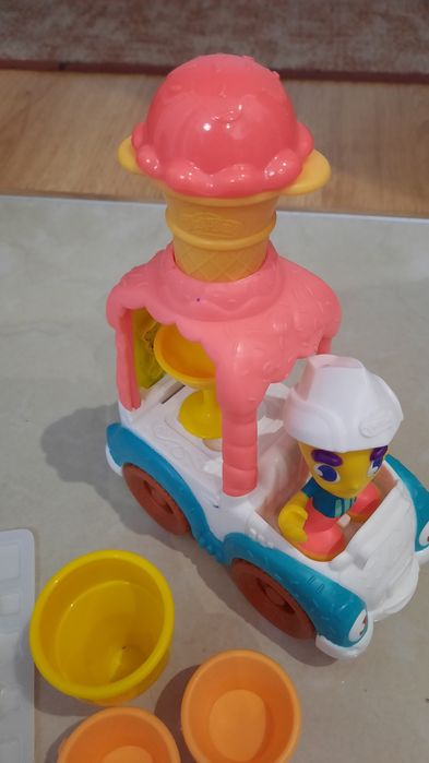 Zestaw Play doh sprzedawca lodów ciastolina