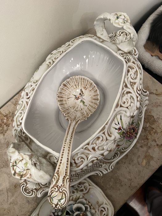 Terrina muito antiga