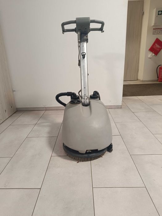 Szorowarka /maszyna czyszcząca Comac Vispa Sieciowa 230V