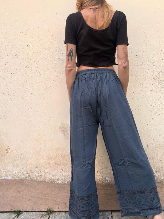 Spodnie etno z szerokimi nogawkami