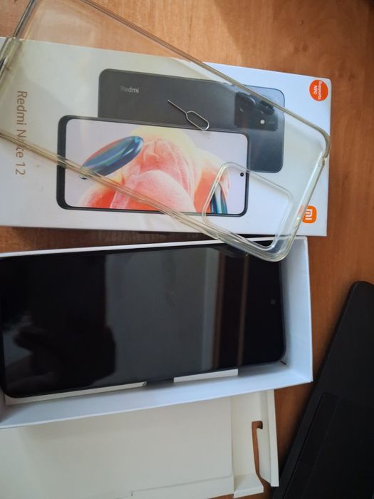Redmi note 12 у хорошошому стані, у комплекті усе є завоцьке стан батареї чудовий ніде не битий усе рідне!