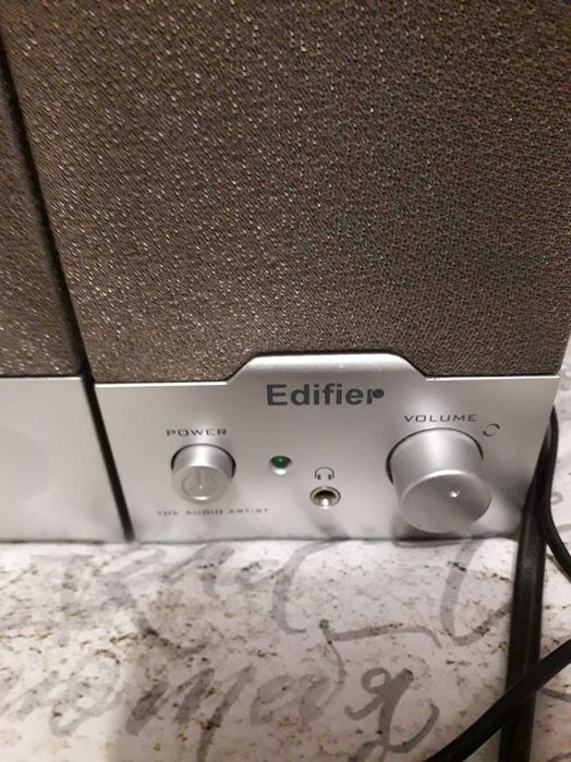 Акустическая система Edifier R18