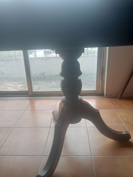 Mesa de sala com 8 cadeiras