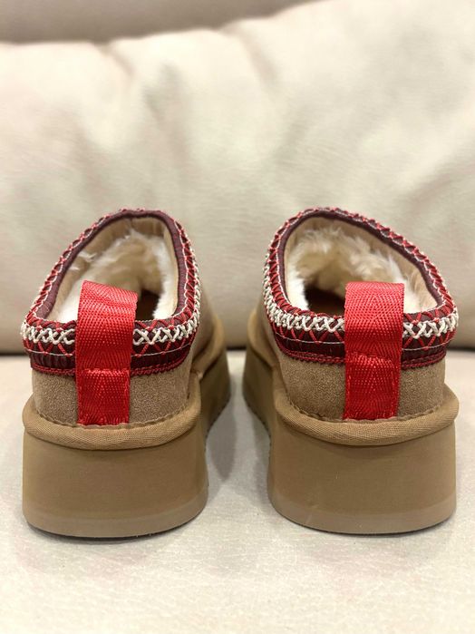UGG Tazz Plataforma Botas / Pantufas