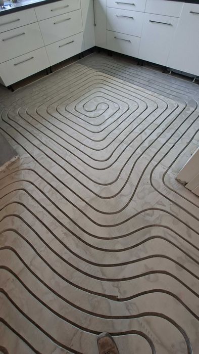 Frezowanie pod ogrzewanie podłogowe.