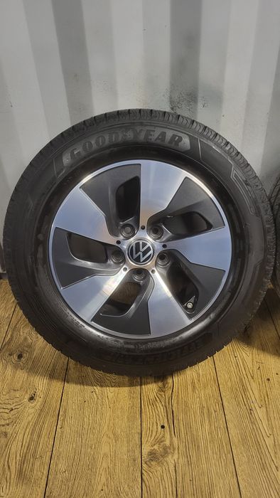 Felgi VW 16" 5x120 z oponami 215/65 R16C Transporter T6 T5 Multivan