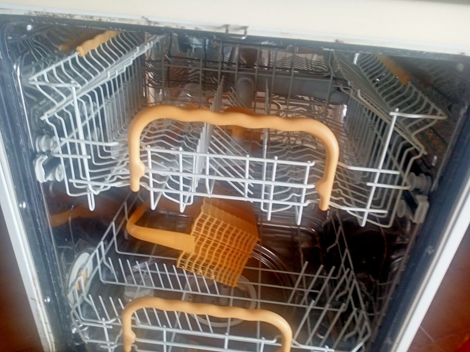 Maquina lavar loiça Zanussi peças