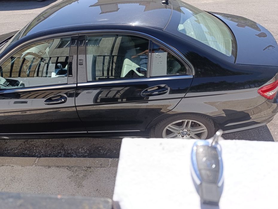 Mercedes-Benz C220 CDI W204 (2009) – Pack AMG Original – Estofos em Pele Branca