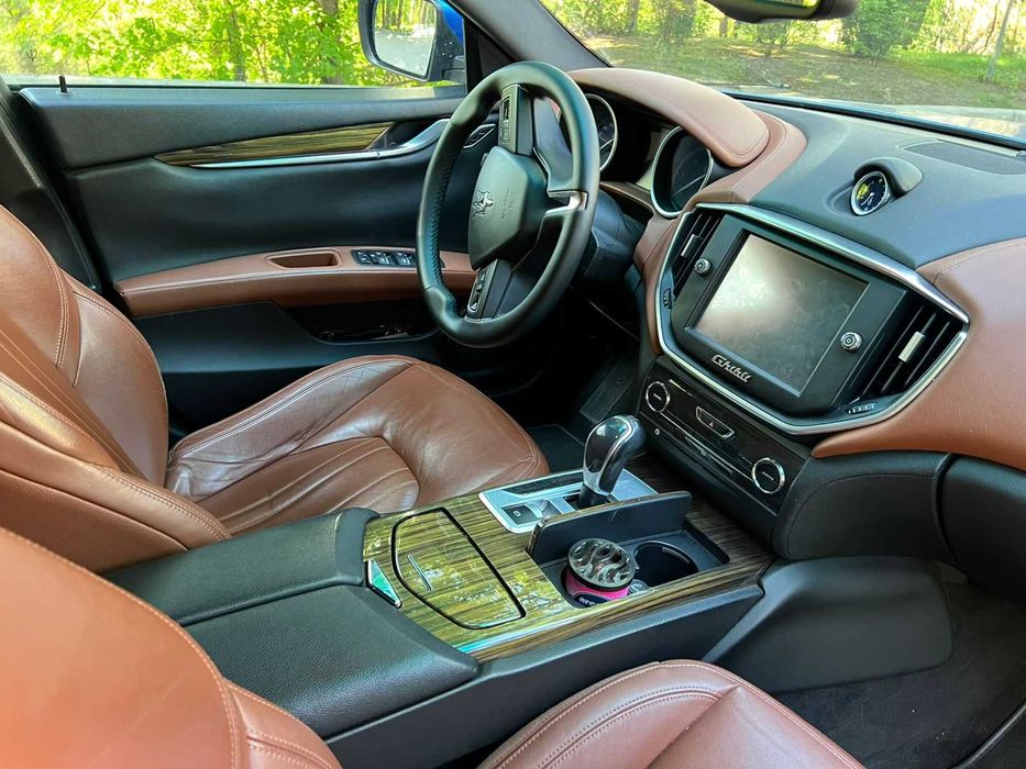 Продам Maserati Ghibli.