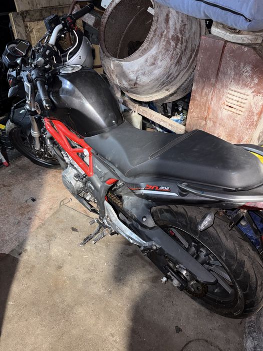 Mota  benelli 302