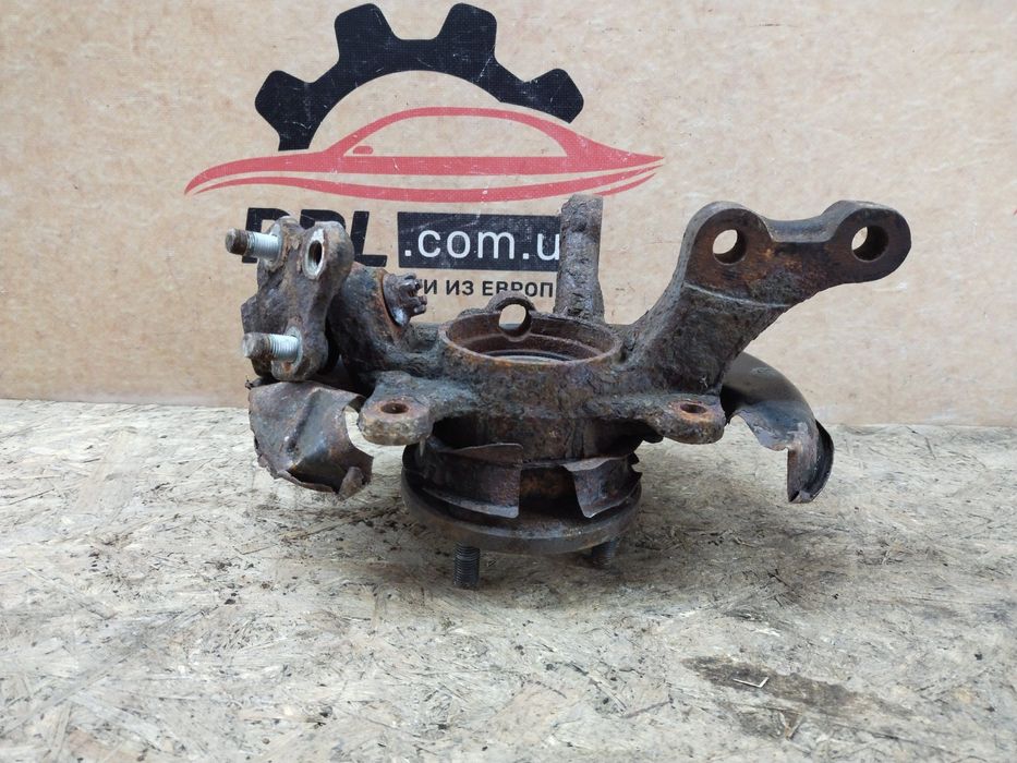 Toyota Corolla E11 95-02 Поворотный кулак передний левый цапфа ступица