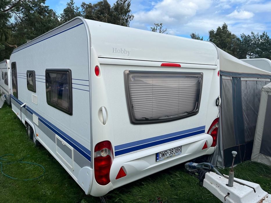 Hobby 650 UFF  zadbana, z możliwością miejsca na kempingu w Chałupach