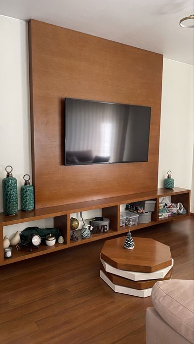 Movel Tv suspenso e mesa centro