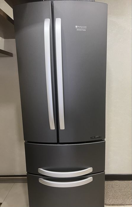 Холодильник Hotpoint Ariston