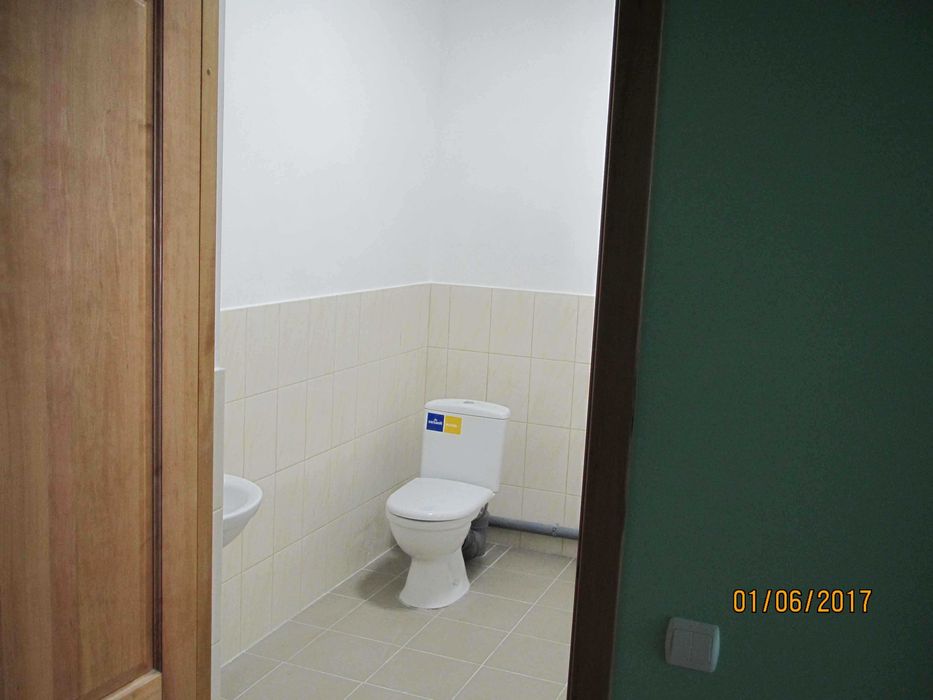 Центр офісна будівля 300 кв.м. гарний стан фасад ціна 650 у.е./кв.м.