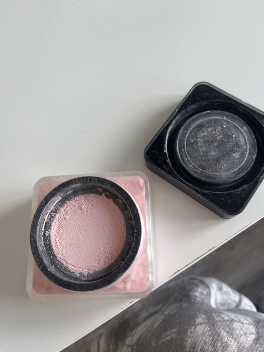 Huda beauty puder - cherry blossom cake