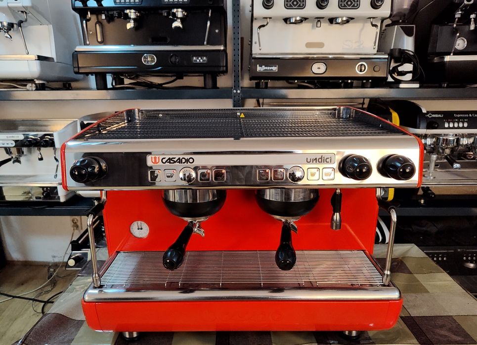Професійна кавомашина casadio