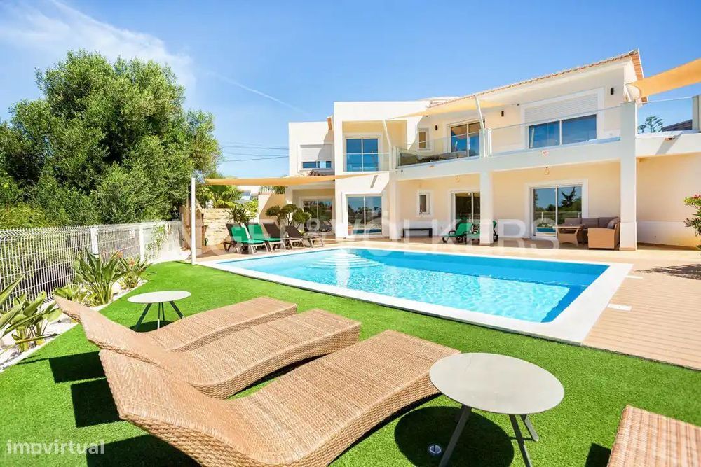 Espetacular moradia V4 com vista mar