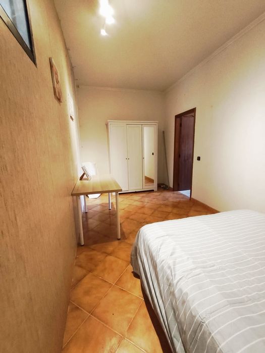 Quarto muito grande 400€