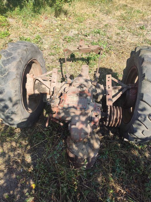 Міст з коробкою на мінітрактор
