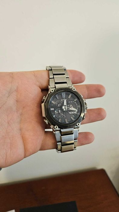 Zegarek Casio MTG-B2000 1AER carbon monocoque