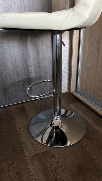 Стул для визажиста