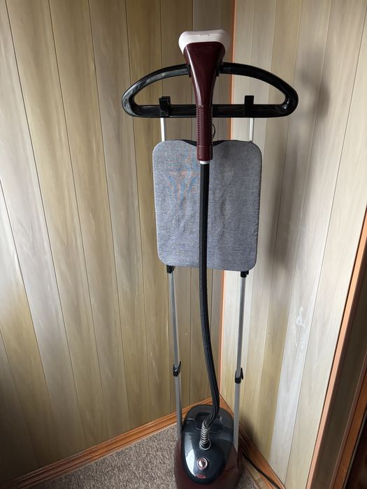 Паровой утюг Laretti LR-CC8324 вертикальный