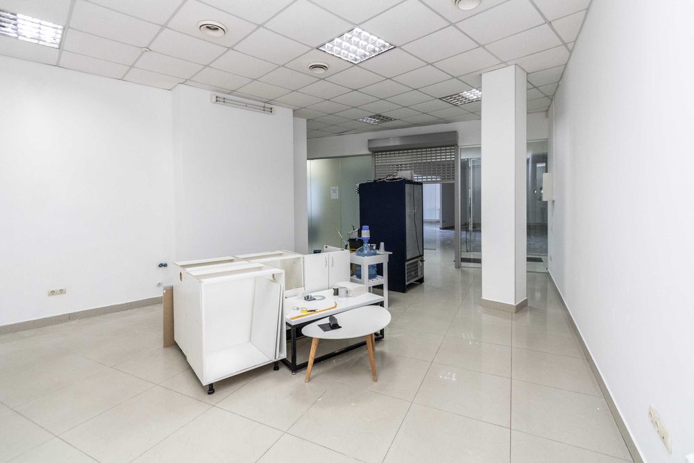 Офісний простір 1080 м² у центрі Івано-Франківська | ТЦ «Бельведер» - View 3