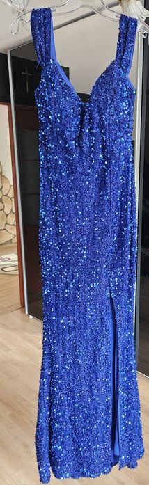 Długa chabrowa sukienka z rozcięciem na nogę M