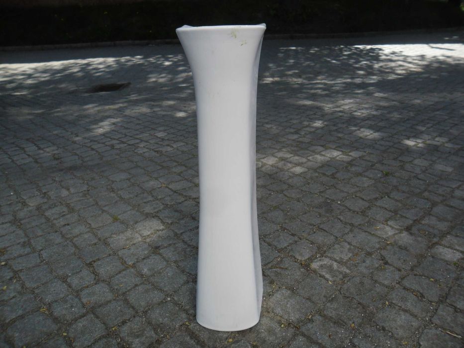 Podstawa -noga pod umywalkę wys.67cm