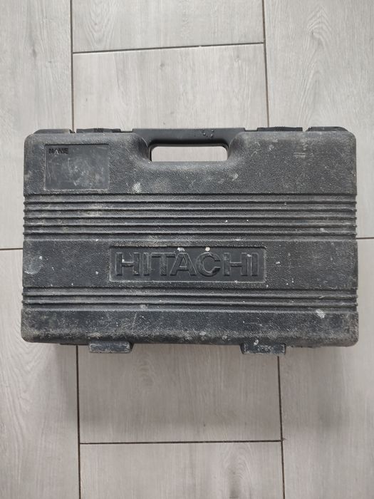 Skrzynka plastikowa.