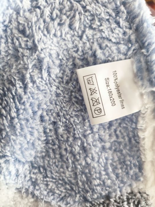 Покрывала двуспальные, одеяла.