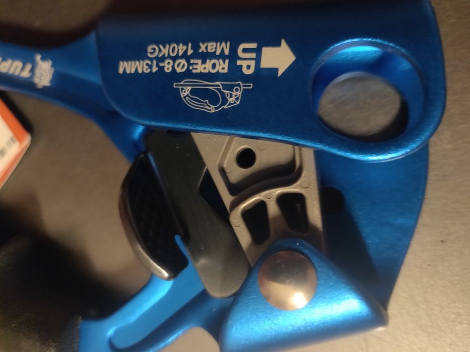 Жумар правый, блок-ролик, страховочное устр., карабины для промальпа